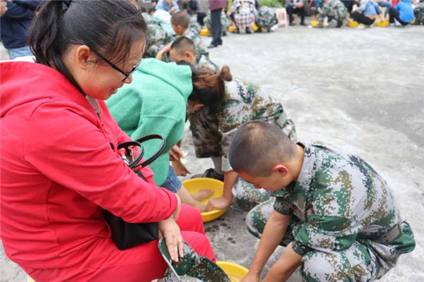 向父母尽孝